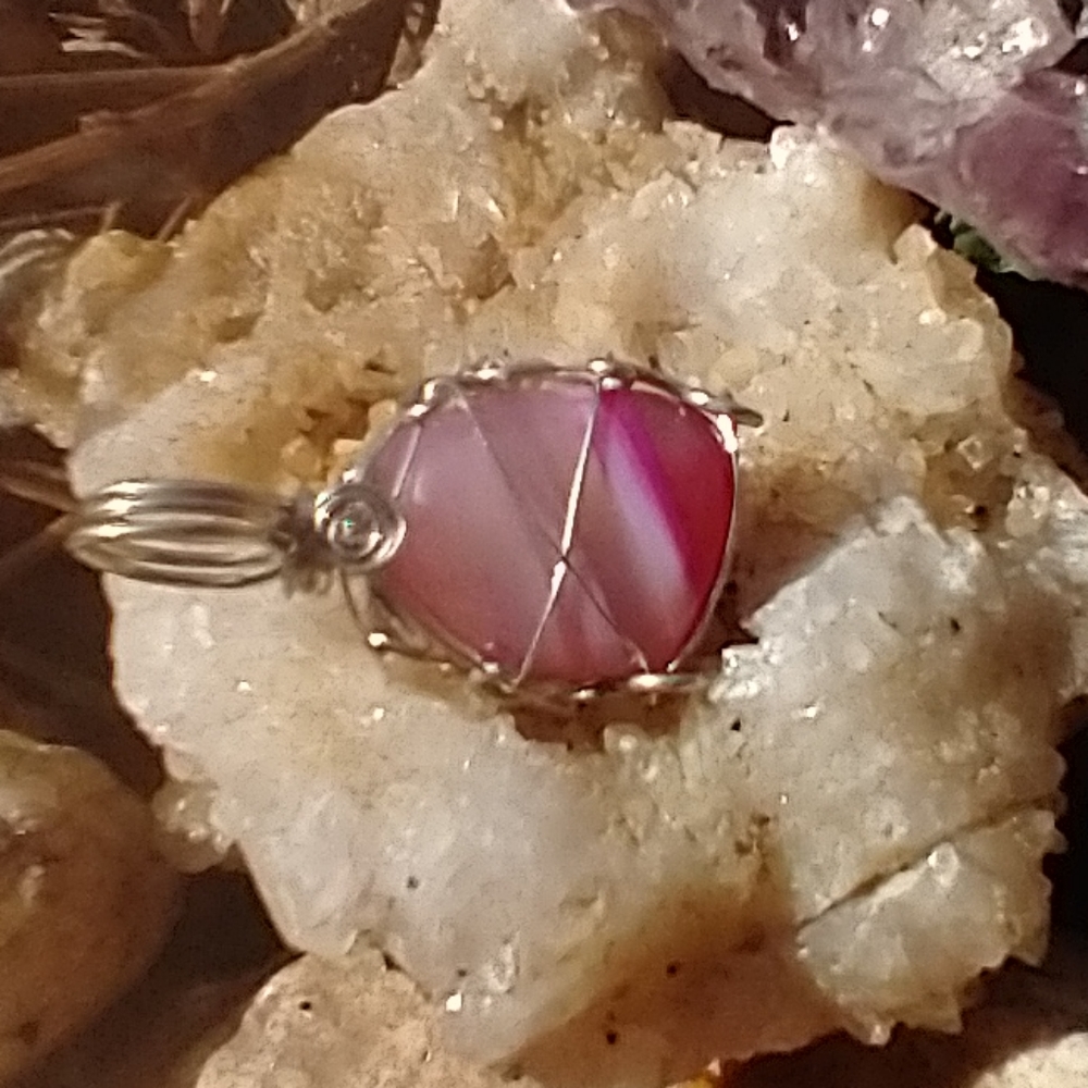 🤑 3/$10 Wire Wrapped Pink Agate Pendant - Picture 3 of 5
